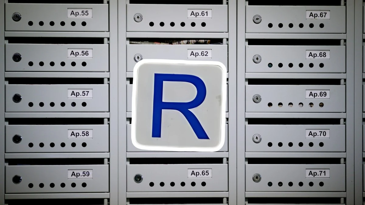 Co oznacza litera R na skrzynce pocztowej? To mało znana usługa