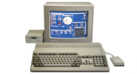 Komputer z lat 80. wciąż używany przez niektóre szkoły