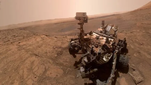 Łazik Curiosity sfotografował na Marsie drzwi w skale. Czy to dzieło obcych?