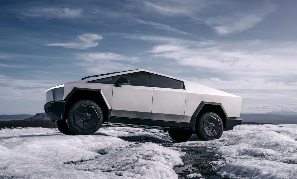 Tesla Cybertruck rdza