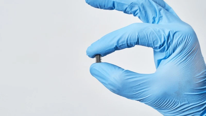 Czipowanie Polaków. 5% badanych do tematu podchodzi z entuzjazmem