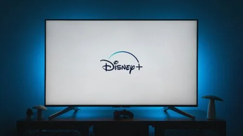 Disney Plus niczym telewizja. Seriale i filmy będą puszczane w pętli