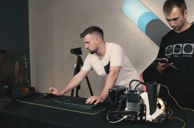 Polacy uruchomili Doom Eternal z 1000 klatek na sekundę po OC CPU i GPU