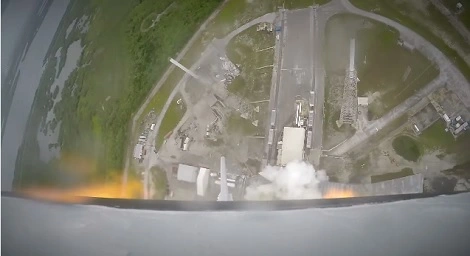 Zobacz efektowny start statku kosmicznego z perspektywy załogi (wideo)