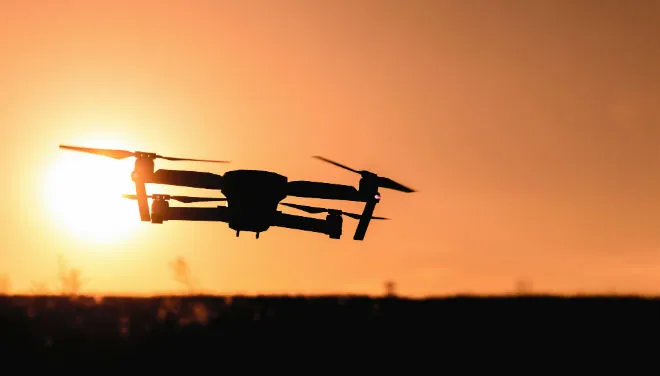 Ten dron uratował dwie osoby przed utonięciem