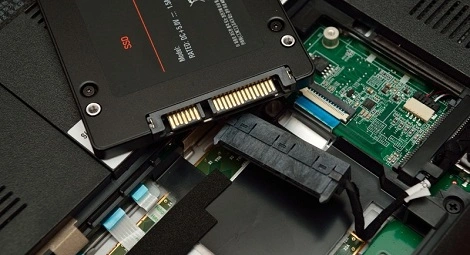 Rekordowy dysk SSD ma pojemność 100 TB