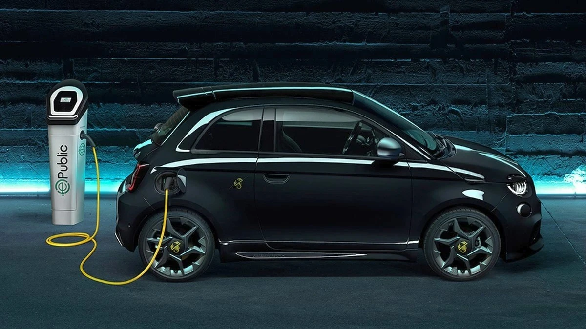 elektryczny Abarth 500