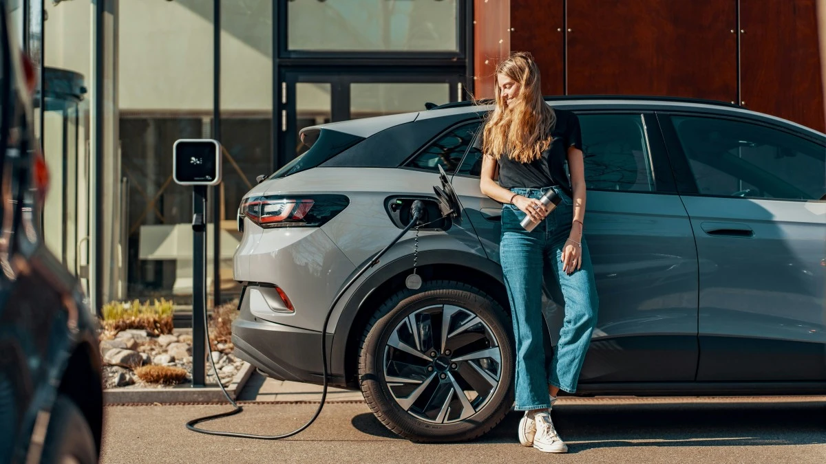 Rekordowy miesiąc dla elektryków w Europie. Diesel i benzyna w odwrocie