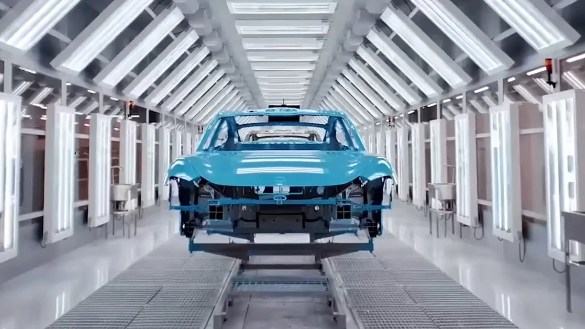 fabryka Xiaomi SU7 produkcja wideo