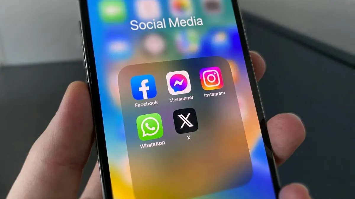 Facebook odleciał. Wstawiaj i pisz co chcesz, nikt tego nie sprawdzi