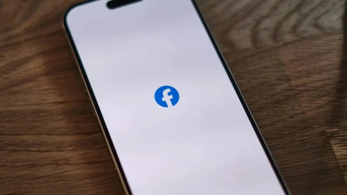 Facebook będzie masowo usuwał filmiki. Oto jak ich nie stracić