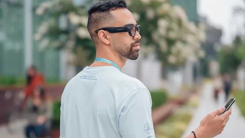 Inteligentne okulary od Facebooka coraz bliżej