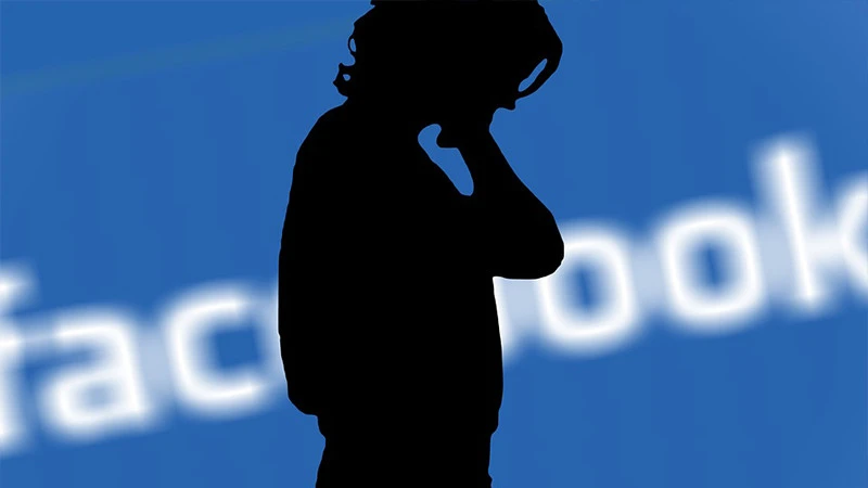 Facebook znów ma problemy. Amerykański rząd zainteresował się „naciąganiem” dzieci na wydawanie pieniędzy w grach