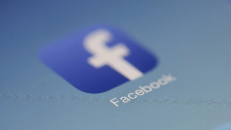 Facebook spowodował awarię Spotify, TikToka i innych apek na iOS