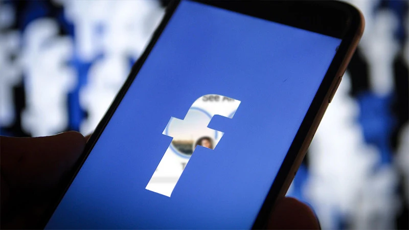 Facebook w przerwach między skandalami testuje nową funkcję w Stories
