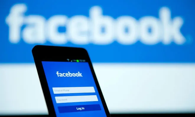Facebook na Androida śledził Wasze połączenia i smsy