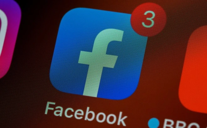 Facebook atakuje Apple, bo… nie może śledzić użytkowników