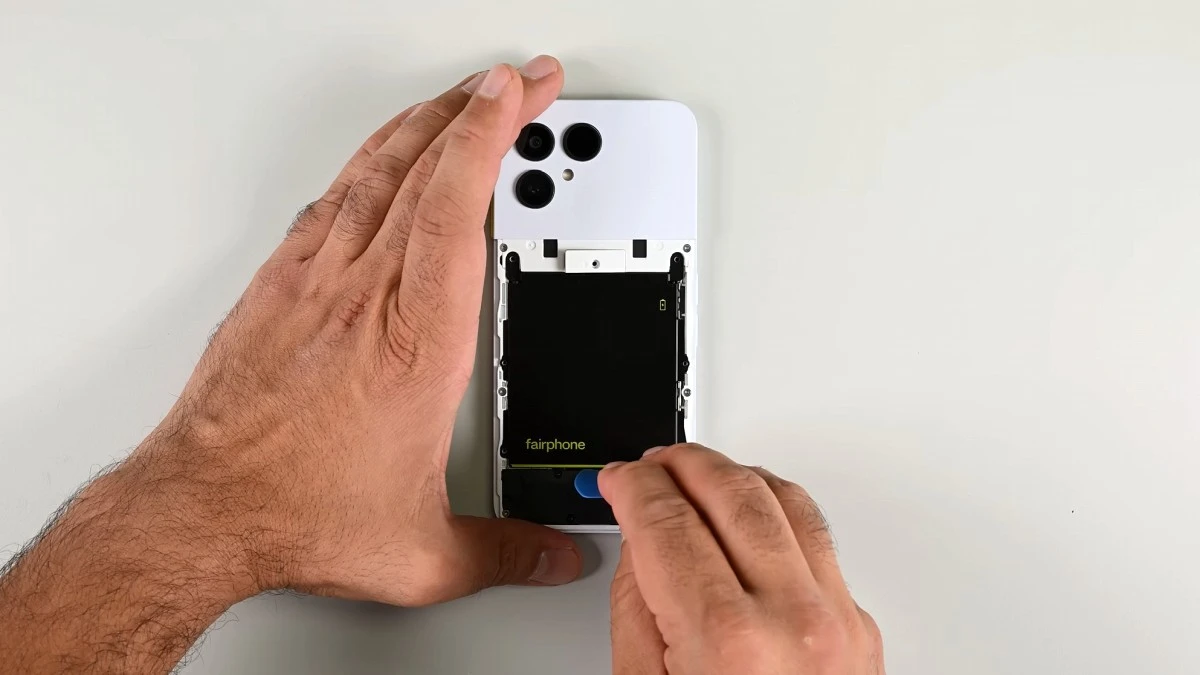 Smartfon Fairphone 6 naprawisz młotkiem i WD-40 (prawie)