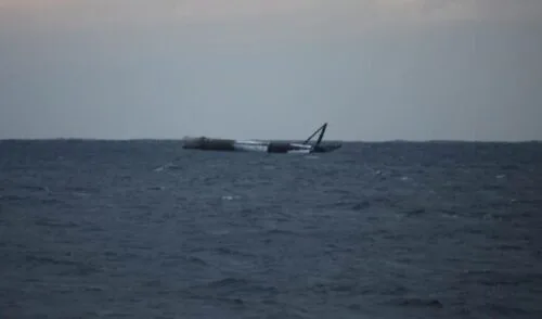 Miała ulec zniszczeniu, a przetrwała lądowanie w wodzie. Rakieta SpaceX w akcji