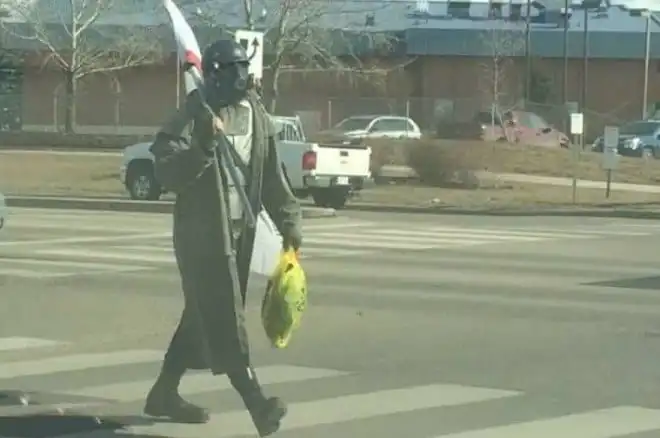 Przebrał się za postać z Fallouta. Został zatrzymany przez policję