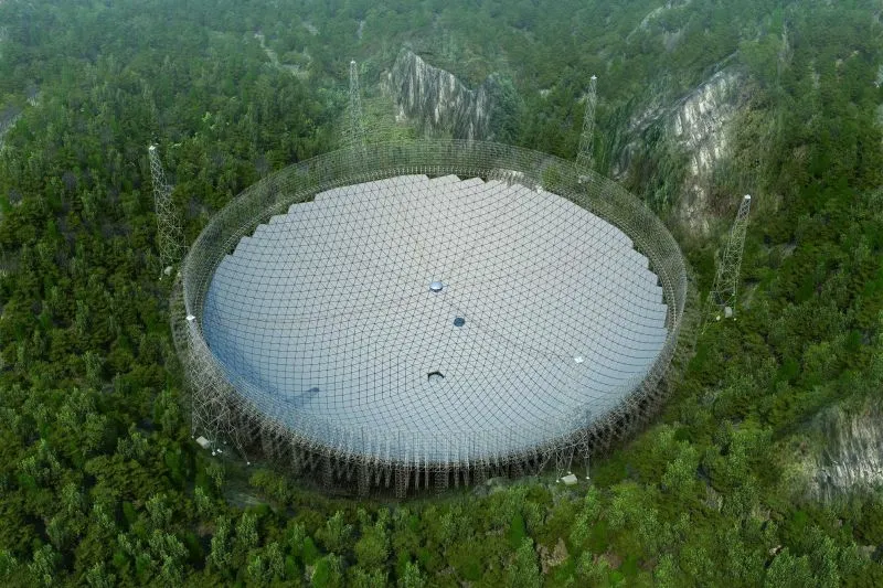 Największy radioteleskop na świecie zacznie szukać obcych we wrześniu