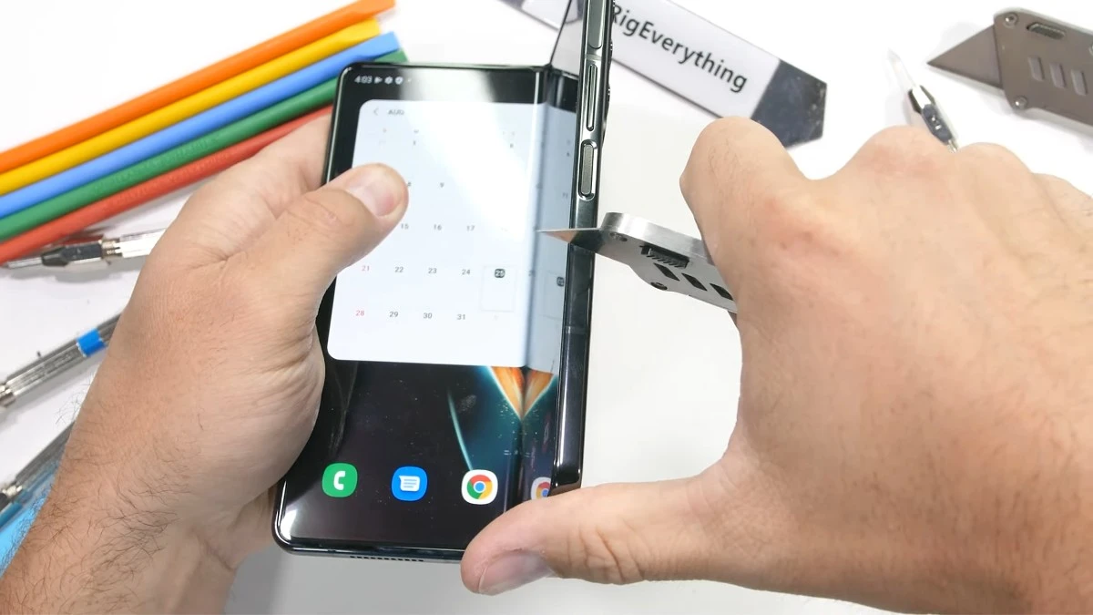 Samsung Galaxy Z Fold 4 w teście wytrzymałości. Jak sobie poradził?