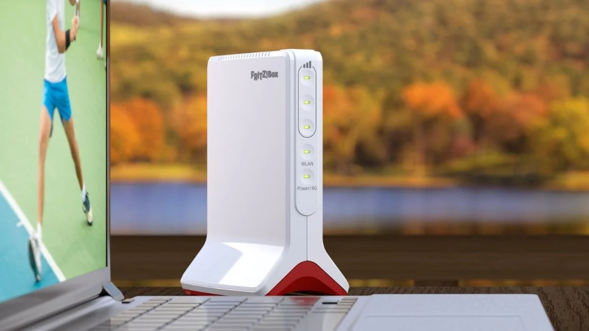 FRITZ!Box 6825 4G zabierzesz w podróż. Mały router z Wi-Fi 6 i USB-C