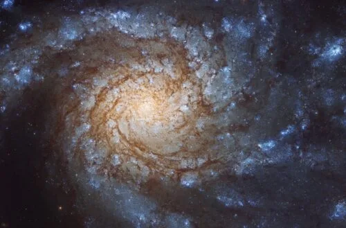 Teleskop ESO wykonał niesamowite zdjęcie odległej galaktyki