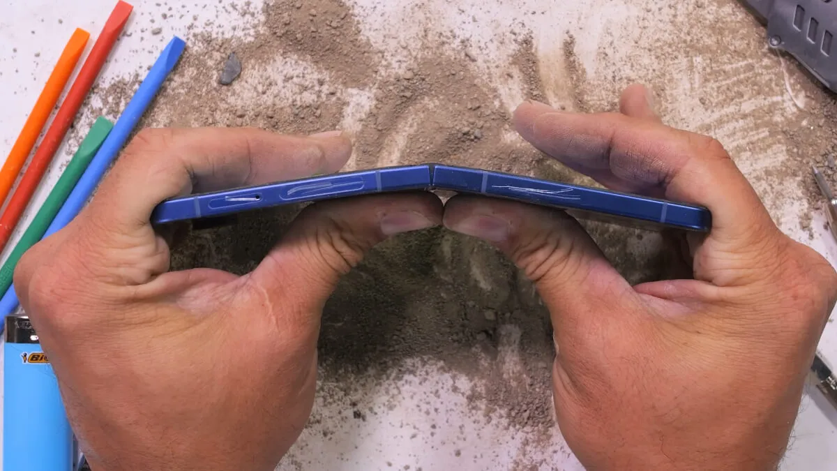 Galaxy Z Flip7 w teście wytrzymałości. Samsung znów zaskoczył
