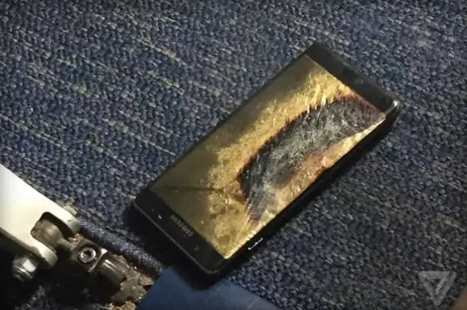 Wymieniony Galaxy Note 7 zapalił się w samolocie