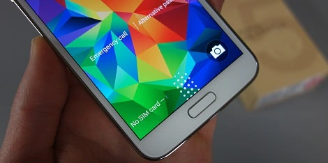 Czytnik linii papilarnych nawet w najtańszych smartfonach Samsunga?