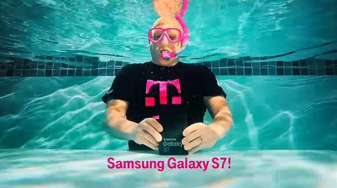 Zobacz podwodny unboxing Samsunga Galaxy S7 (wideo)