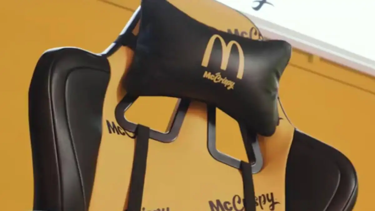 McDonald’s pokazał gamingowy fotel z fast-foodowymi udogodnieniami