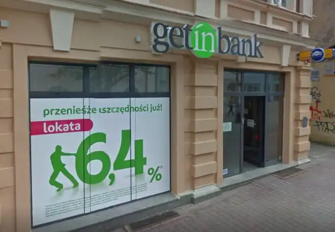 Bank stosował małą czcionkę w reklamach. Dostał 1,7 mln zł kary