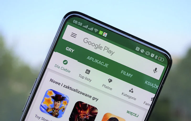 Sklep Play z nowymi zasadami. Będzie mniej seksu i hejtu