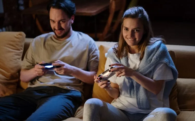 Kto jest bardziej inteligentny? Pecetowcy czy konsolowcy? Sprawdzono to