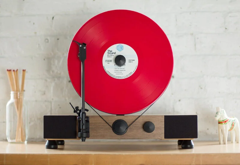 Pionowy gramofon Gramovox wygląda fenomenalnie. Ile kosztuje?