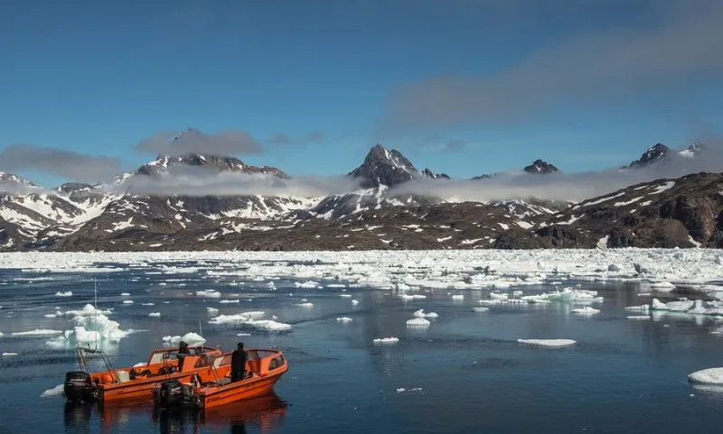 Grenlandia topnieje w oczach – 197 miliardów ton lodu ubyło w zeszłym miesiącu