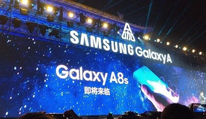 Smartfon z dziurą w ekranie? Taki pomysł ma Samsung