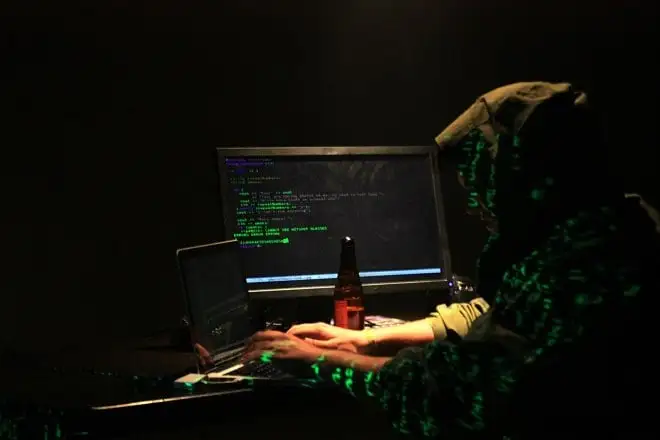 Polak zamieszany w największe ataki hakerskie w Szwecji. Grozi mu 8 lat więzienia