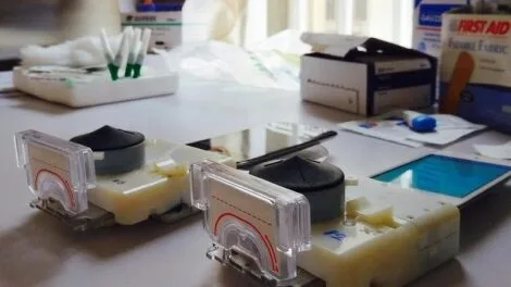 Z poziomu smartfona można już przeprowadzić testy wykrywające HIV i kiłę