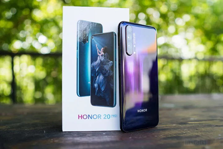 To już oficjalne: Huawei sprzedaje markę Honor. Znamy powód
