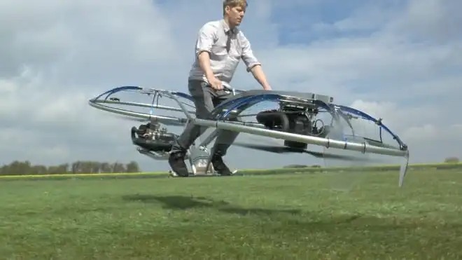 Mężczyzna w domowych warunkach stworzył działający hoverbike (wideo)