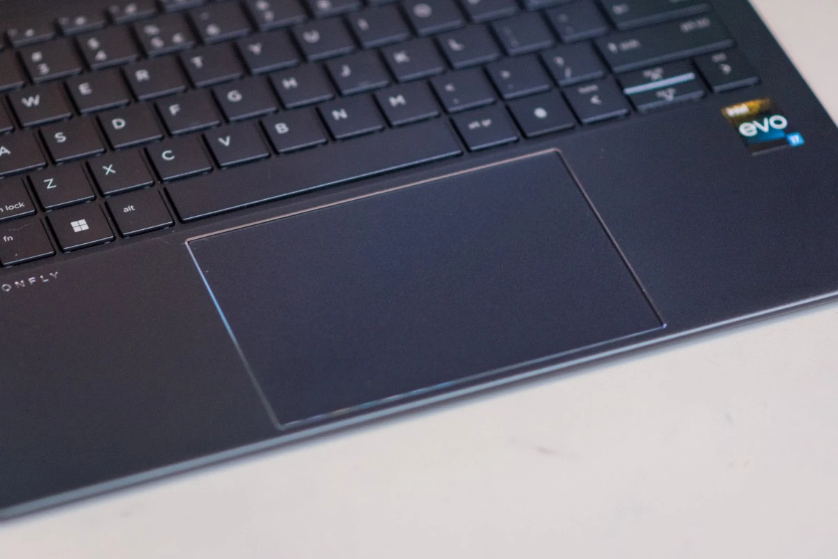 HP Elite Dragonfly G4