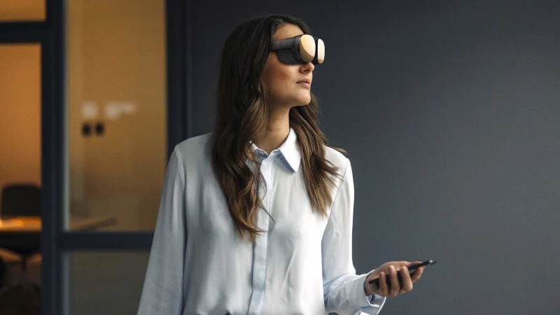 Rewolucja w VR. HTC Vive Flow to wirtualna rzeczywistość w niewielkich okularach