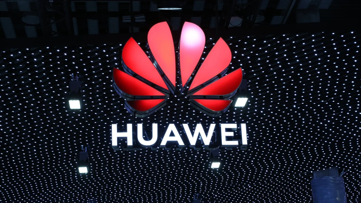 UE uderza w Huawei i ZTE. Nadchodzi technologiczna wojna z Chinami?