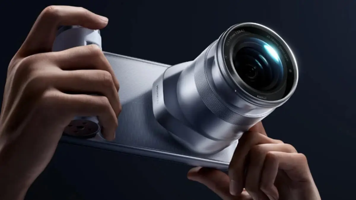 Ten smartfon ma peryskop 200 MP, a Huawei pozwala doczepić do niego kolejny aparat