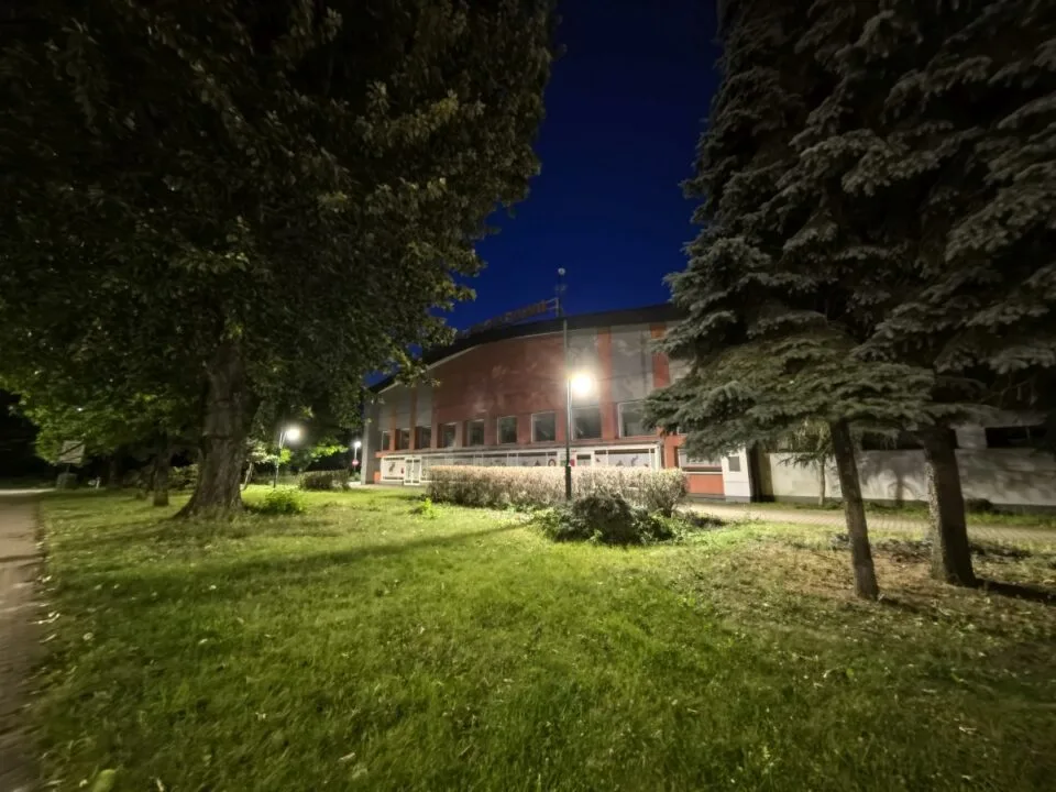 Tryb podstawowy, aparat ultraszerokokątny