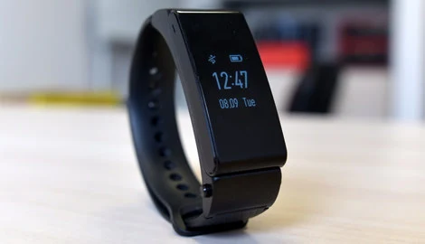 Opaska sportowa i słuchawka Bluetooth w jednym? Test Huawei TalkBand B2