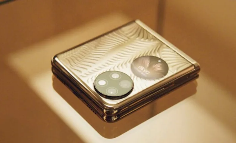 Huawei P50 Pocket niczym luksusowa biżuteria. Zdjęcia ujawniają wyjątkowy design